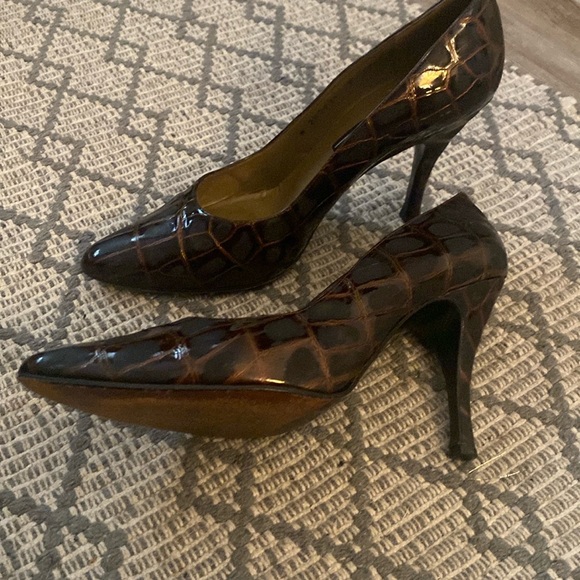 Vintage  Stuart Weitzman Size 9 alligator patent leather - Picture 1 of 3